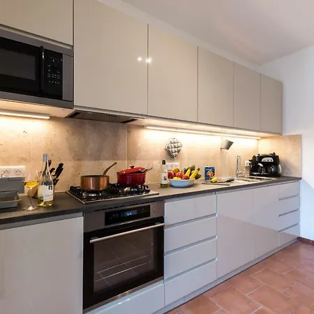 Kreuz Apartmán *